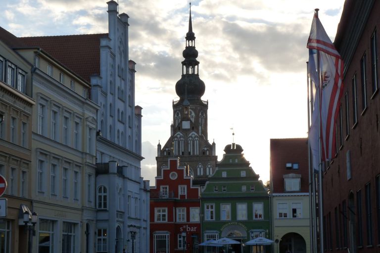 Blick zum Greifswalder Dom, Foto Gudrun Stark